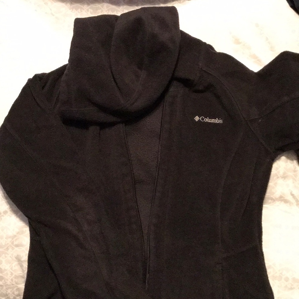 Hooded Columbia black sweater